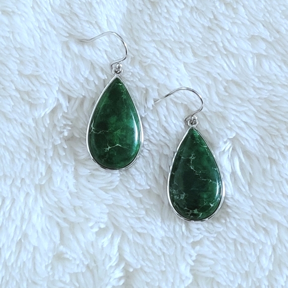 Iris & Lily Green💚 Jasper Earrings - Picture 15 of 16
